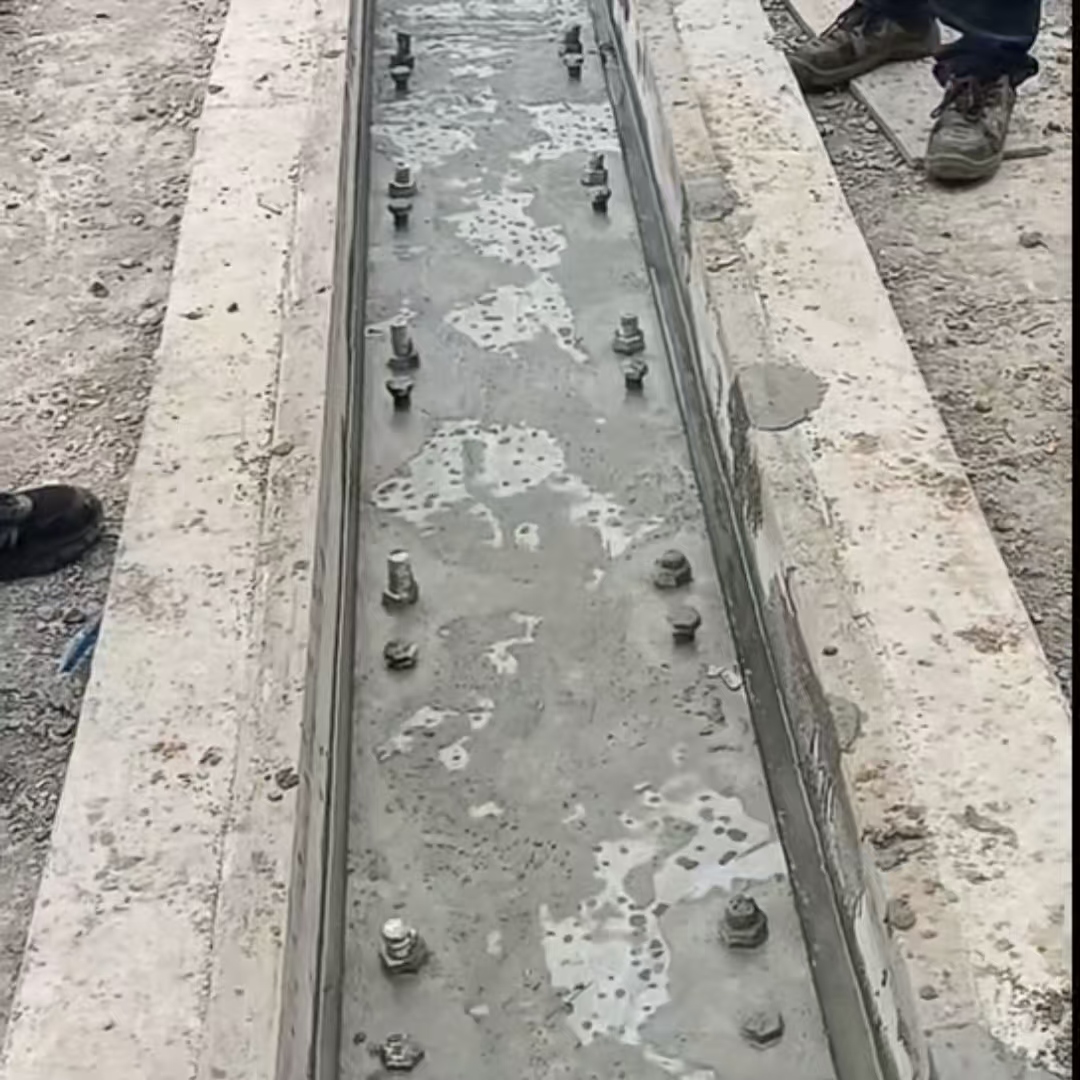 海宁港口码头起重机龙门吊重型机械设备稳固用早强快凝轨道胶泥